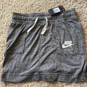 NWT Nike skirt